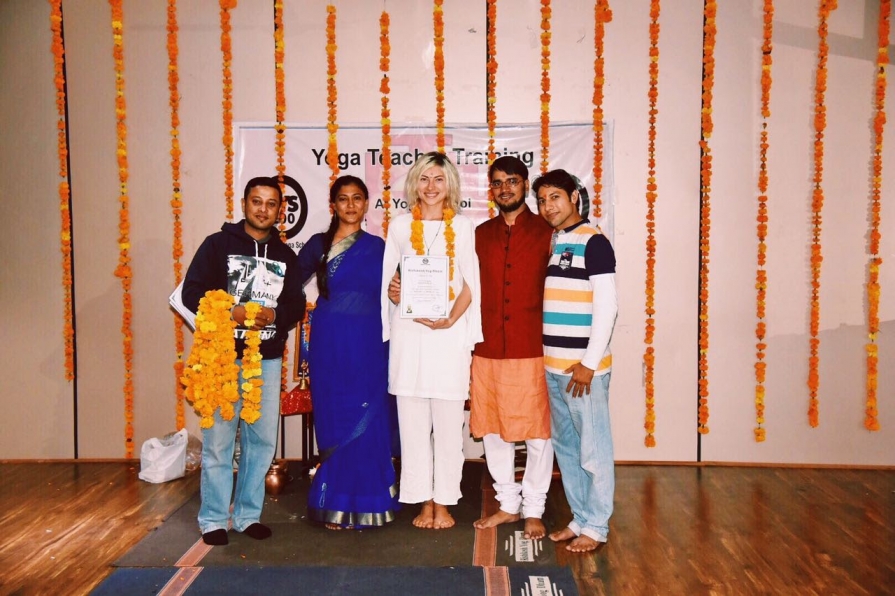 Roxana Dumitrescu „Yoga mia deschis mult orizontul în ceea ce